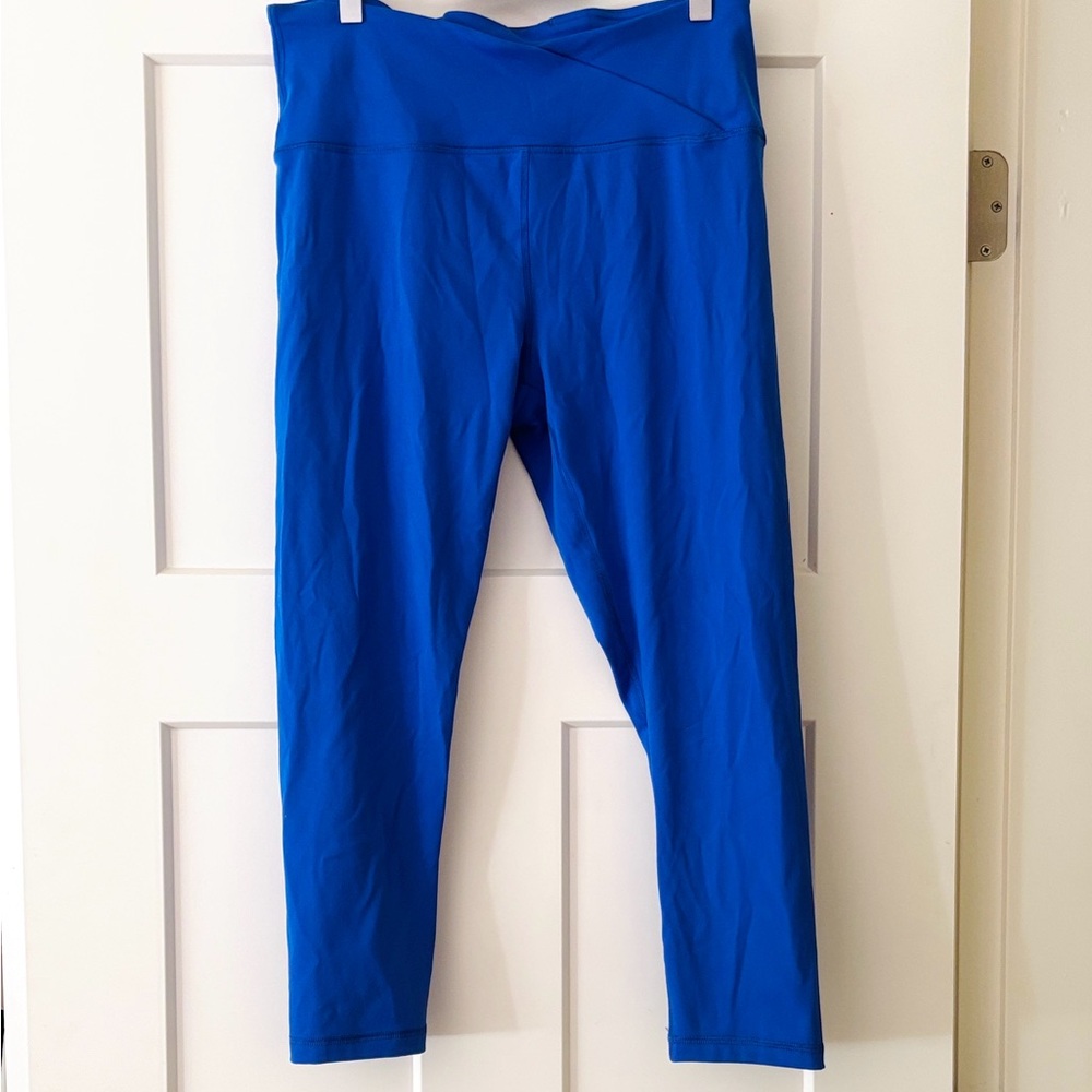90 Degree By Reflex Crossover Crop Leggings in Blue